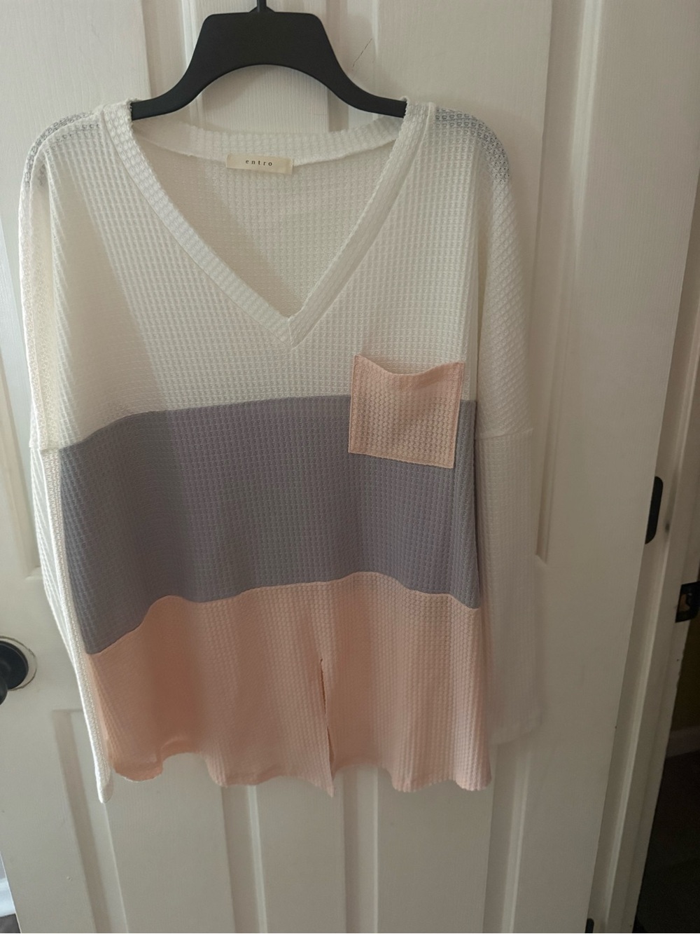 entro Colorblock V-Neck Waffle Knit Top in White, Gray & Blush
